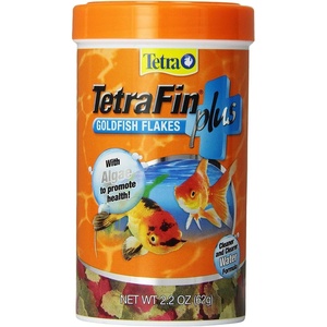 TetraFin Plus Goldfish Flakes 2.2 Ounces, Balanced Diet, With Algae To Promote Health(2.2 Ounce (Pack of 1))